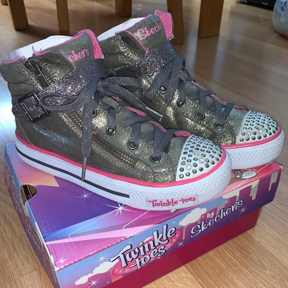 Skechers Other - Skechers girls 3 bronze metallic high top shoes
